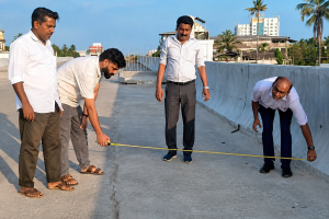 National highway cracks in Kottiyam