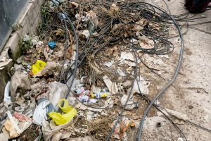 Loose cables on footpath